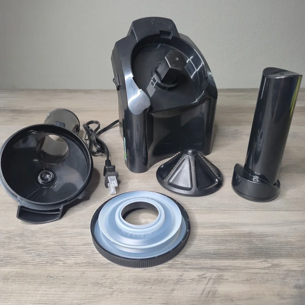 Yonanas Frozen Fruit Soft Serve Maker 902 Classic Black Open Box